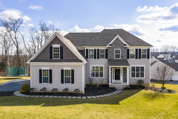 1557 Bright Glade Cir, Downingtown, PA 19335