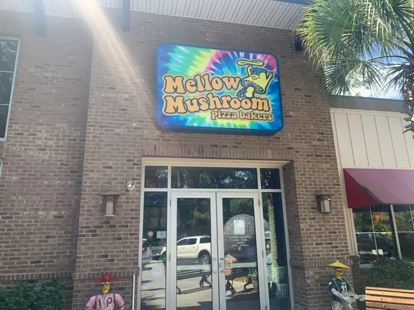 Mellow Mushroom - Mt Pleasant Pizza and Art,John Norkett