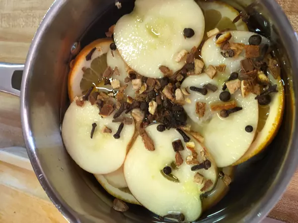 Stove Top Potpourri,Jessica Stone