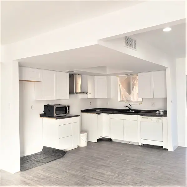 1802 West Frier Drive, Phoenix, AZ 85021