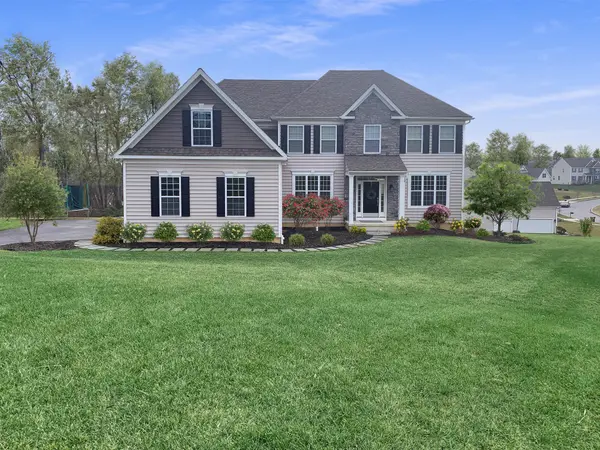 1557 Bright Glade Cir, Downingtown, PA 19335