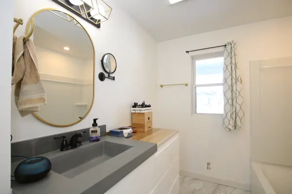 564 Vine St, Fond Du Lac, WI 54935
