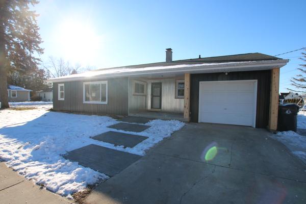 564 Vine St, Fond Du Lac, WI 54935