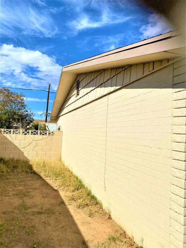 9048 N 37th Ave, Phoenix, AZ 85051