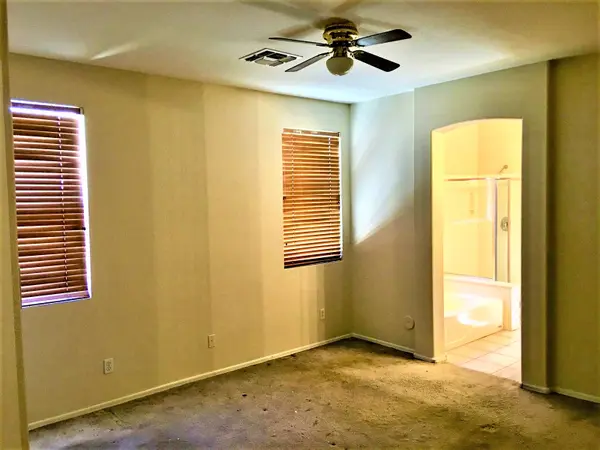 5827 W Golden Ln, Glendale, AZ 85302
