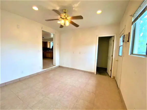 2571 E Captain Dreyfus Ave  Phoenix, Az 85032,