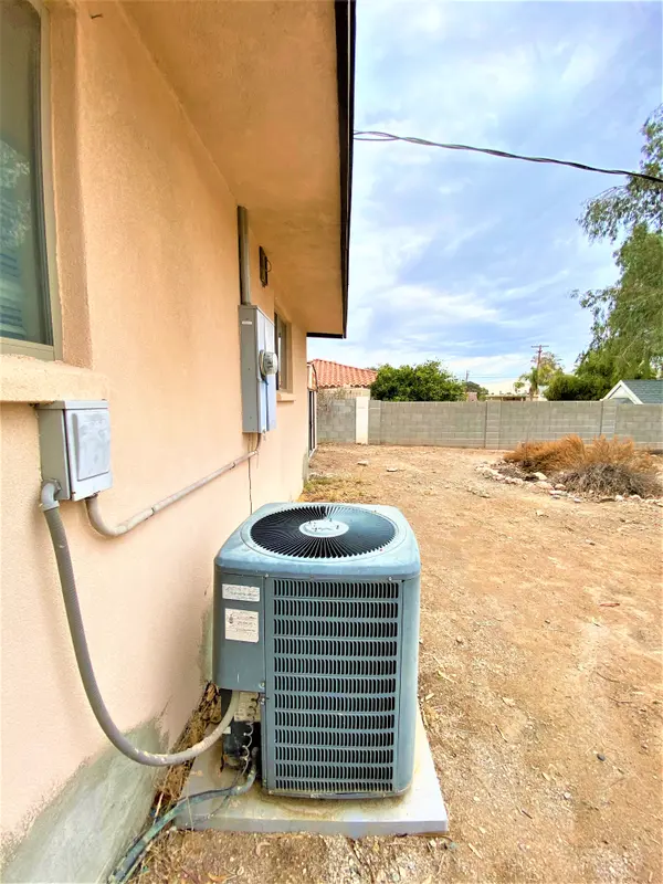 2571 E Captain Dreyfus Ave  Phoenix, Az 85032,