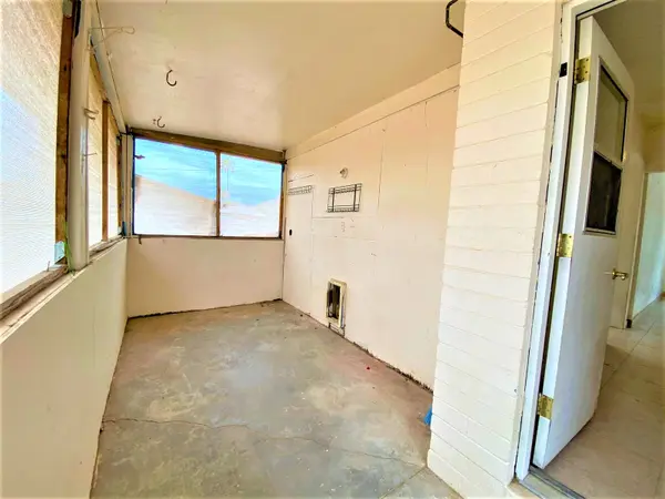 2571 E Captain Dreyfus Ave  Phoenix, Az 85032,