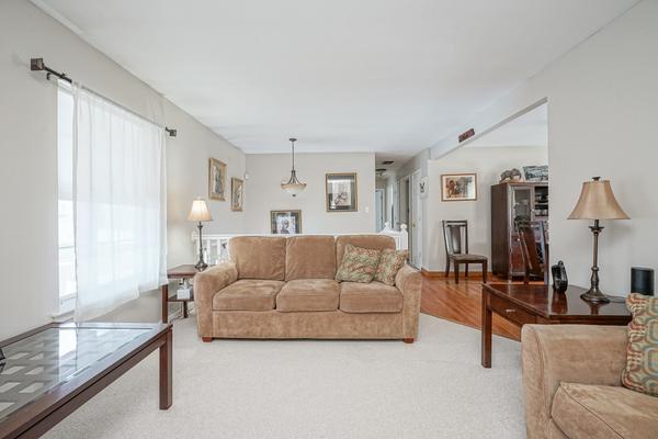 408 Debra Dr, Williamstown, NJ 08094