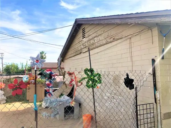 6809 N 54th Dr, Glendale, AZ 85301