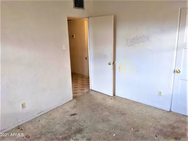 3539 E Pierce St Phoenix, Az 85008,
