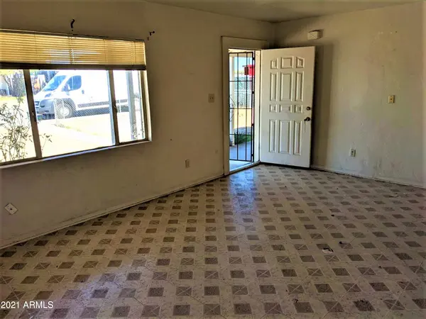 3539 E Pierce St Phoenix, Az 85008,