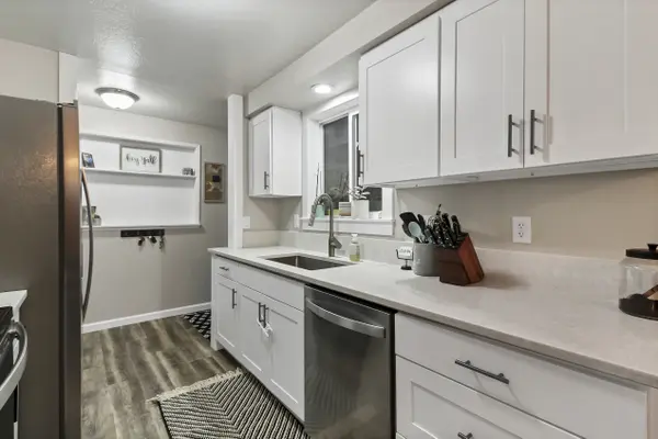 654 NW Brentwood St, Dallas, OR 97338