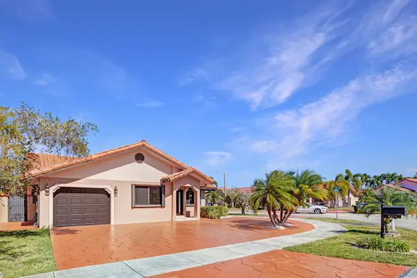 9371 SW 21st Ter, Miami, FL 33165