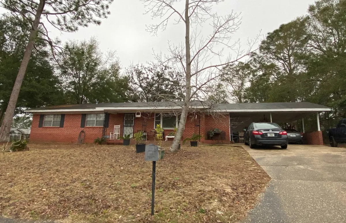 6303 Starhill Dr, Milton, FL 32570