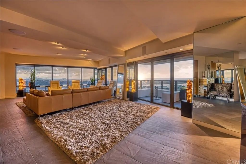 200 E Harbor Dr #3602, San Diego, CA 92101