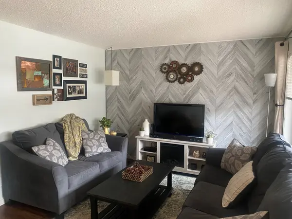 6 Copperpond Pl SE, Calgary, AB T2Z 0L6