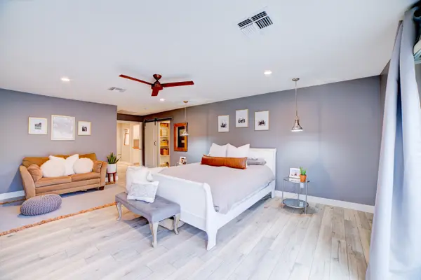 8613 E Berridge Ln, Scottsdale, AZ 85250
