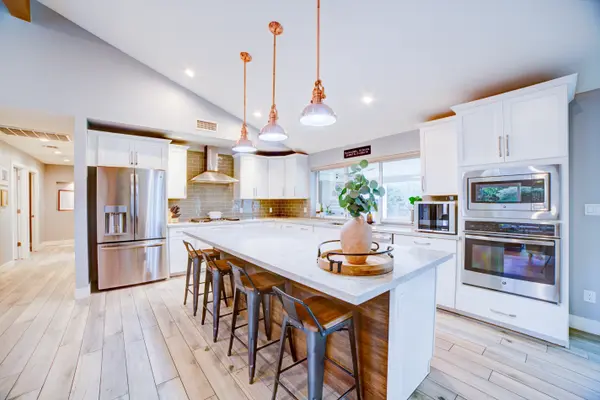 8613 E Berridge Ln, Scottsdale, AZ 85250