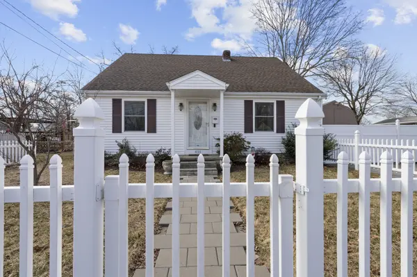 435 Chestnut St, Warwick, RI 02888