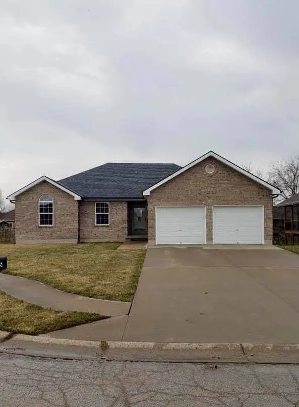 956 Moore Pl, Odessa, MO 64076