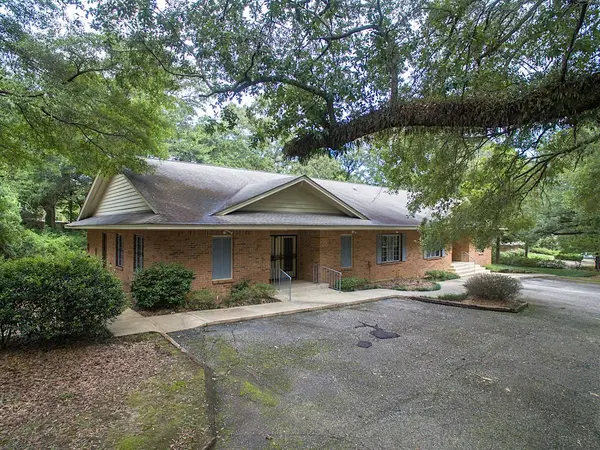 620 Azalea Rd, Mobile, AL 36609