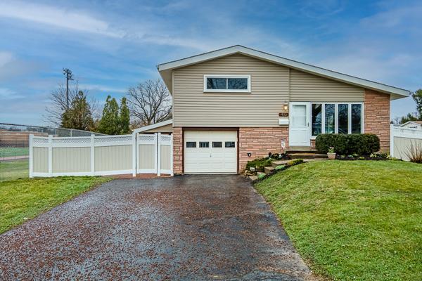 410 Crossfield Rd, King Of Prussia, PA 19406
