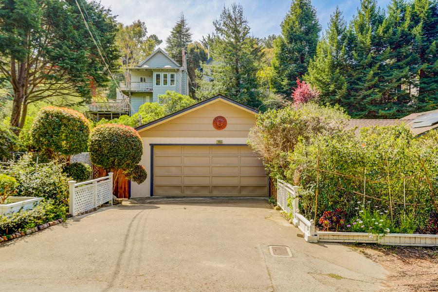 1855 Sunshine Valley Rd, Moss Beach, CA 94038
