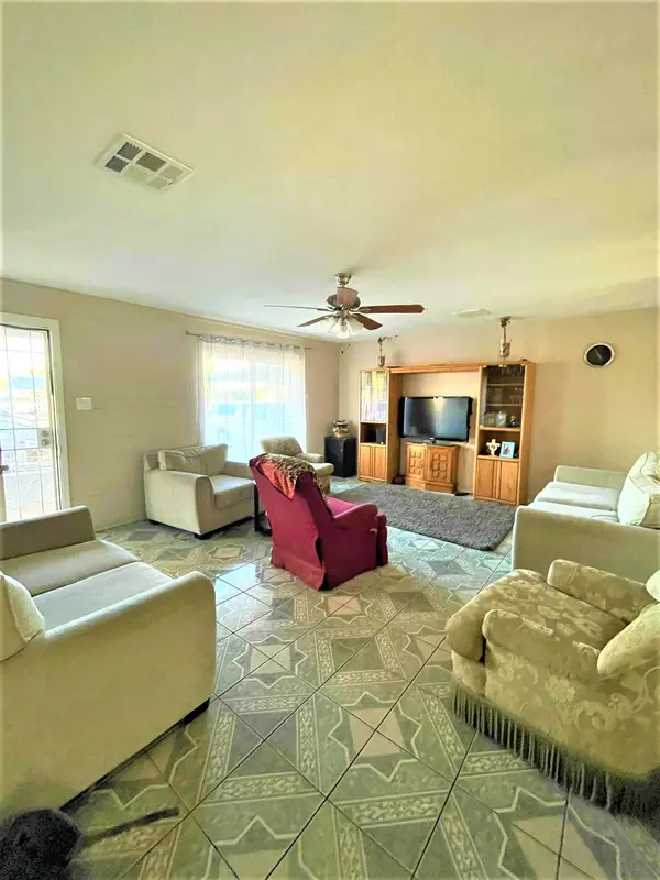 4922 W Weldon Ave  Phoenix, Az 85031,