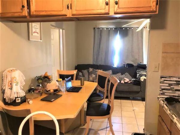 Phoenix, AZ 85009,2831 W Madison St