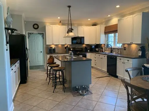 4024 Luke Dr, Doylestown, PA 18902