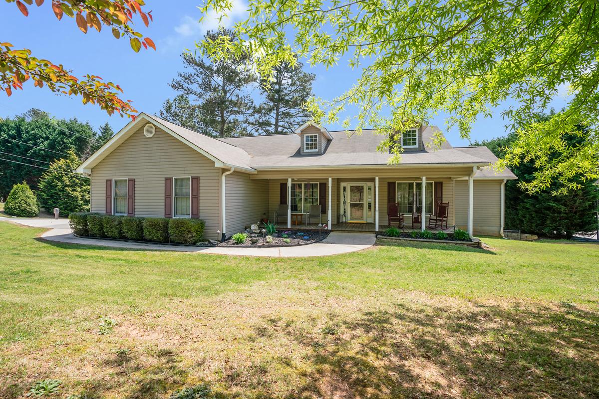 7110 Pine Valley Rd, Cumming, GA 30041