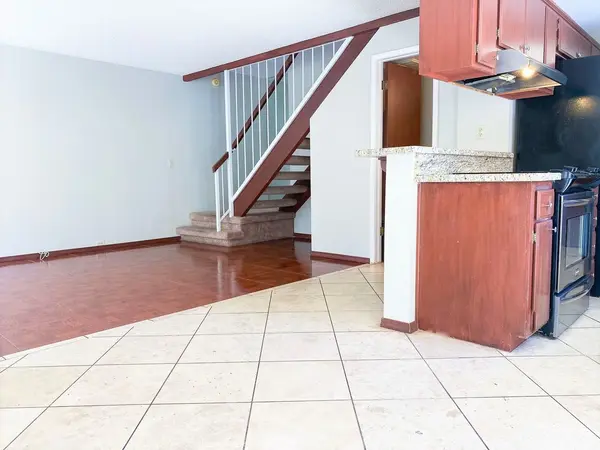 8821 S 48th St, Phoenix, AZ 85044