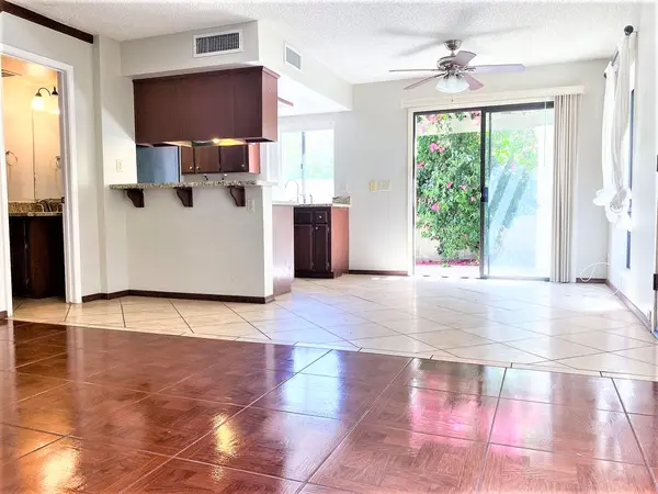 8821 S 48th St, Phoenix, AZ 85044