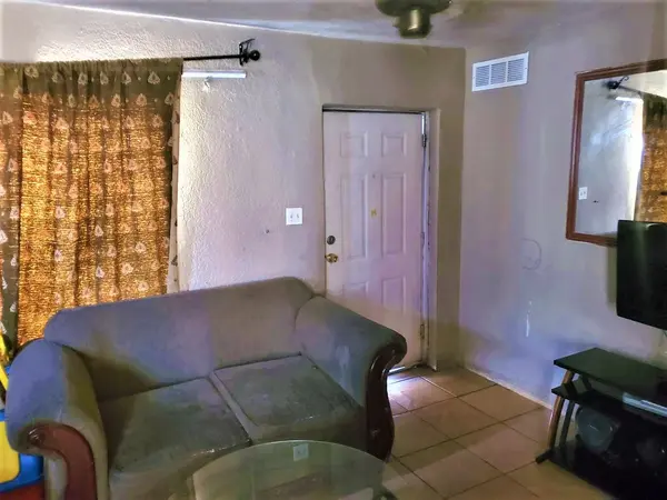 1026 S 30th Dr, Phoenix, AZ 85009