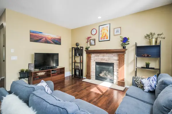 71 Cranwell Cmn SE, Calgary, AB T3M 0J4