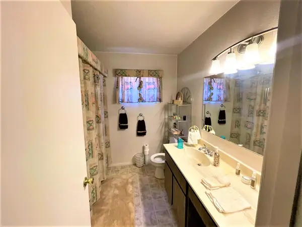 5720 N 48th Ln, Glendale, AZ 85301
