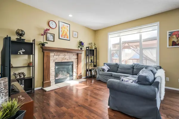 71 Cranwell Cmn SE, Calgary, AB T3M 0J4