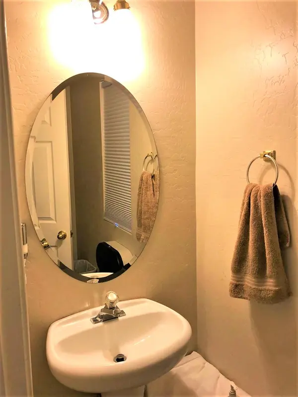 3002 W Winter Dr Phoenix, Az 85051-6688,