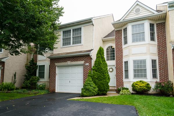 204 Chatham Ct, Ambler, PA 19002