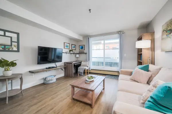 647 1 Ave NE #103, Calgary, AB T2E 0B5