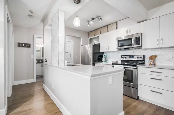 647 1 Ave NE #103, Calgary, AB T2E 0B5