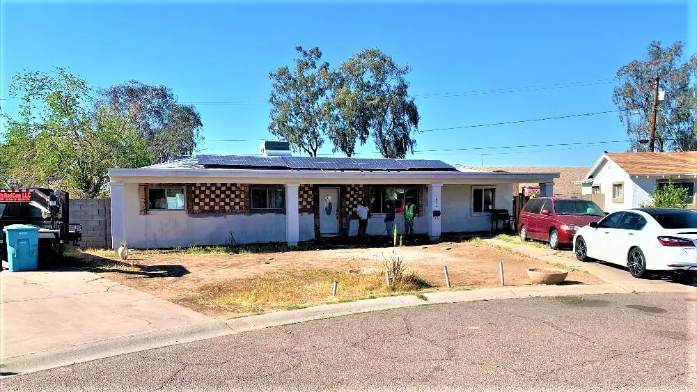 2824 W Latham St., Phoenix, AZ 85009