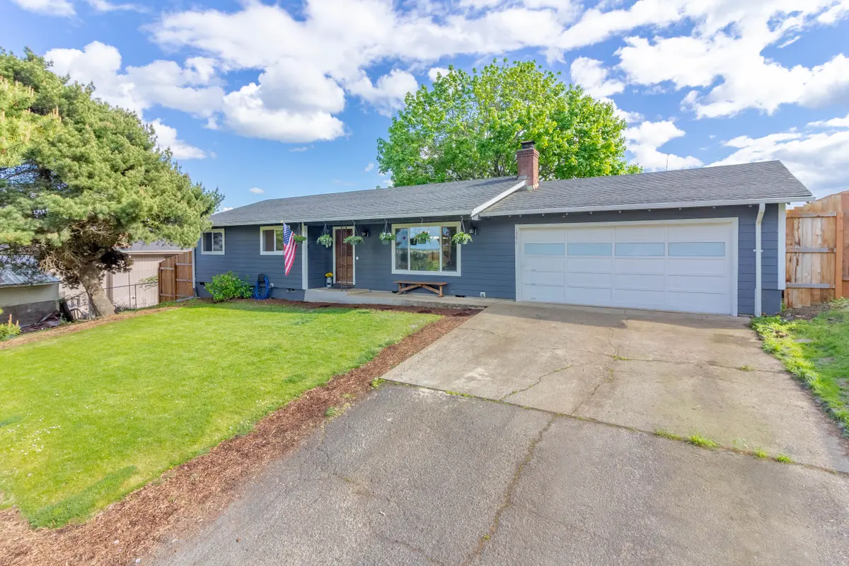1351 SW Maple St, Dallas, OR 97338