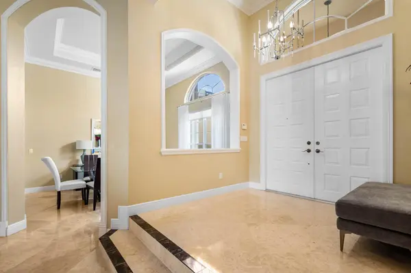 10758 Garden Ridge Ct, Davie, FL 33328