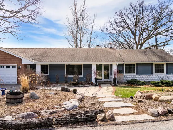24375 Wood Dr, Excelsior, MN 55331