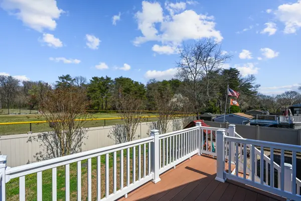 862 Brighton Pl, Glen Burnie, MD 21061