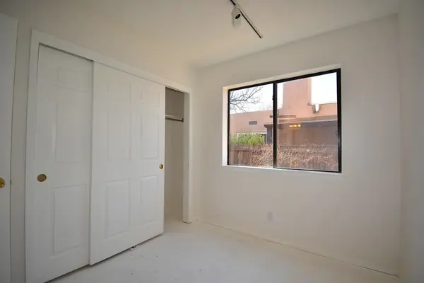 1532 Escondida Ct, Santa Fe, NM 87507
