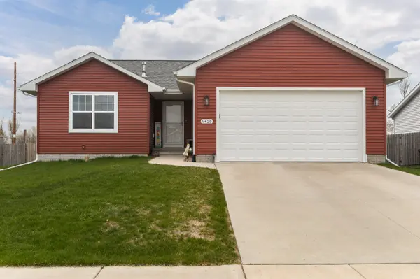 9426 Grand Oaks Dr, Cedar Rapids, IA