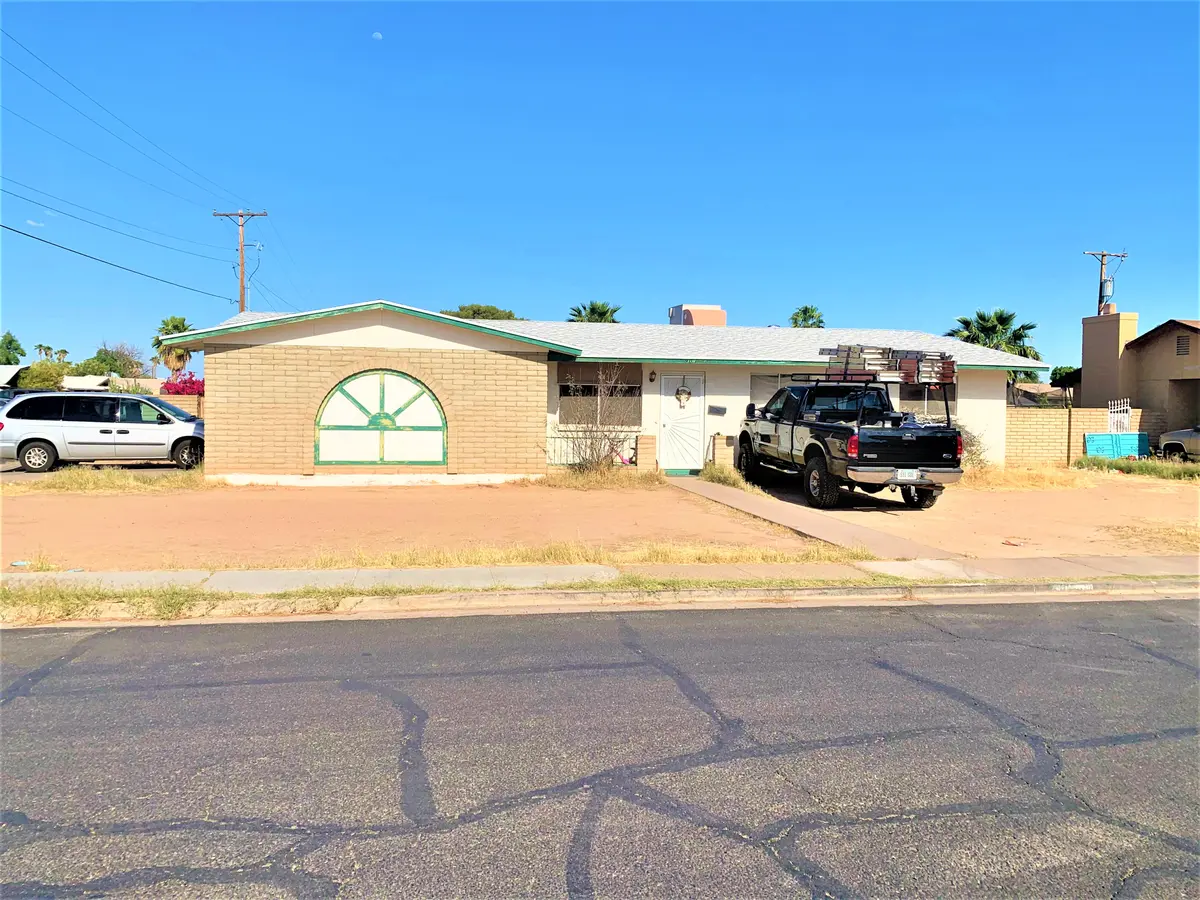 907 S Olive, Mesa, AZ 85204